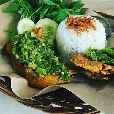 AYAM GORENG DAN AYAM FILLET SAMBAL IJO KEDAI SYAHDA