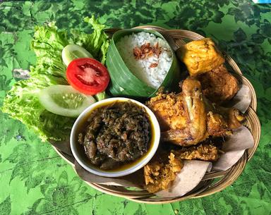 AYAM KREMES SAMBAL IJO DAPOER NENEK