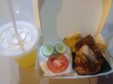 AYAM PENYET INDAH