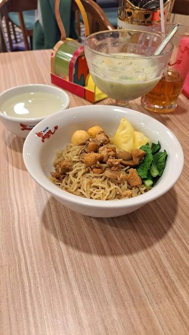 BAKMI NAGA RESTO