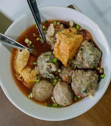 BAKSO BAKWAN KAWI MALANG CAK SULI