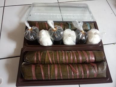 GUDANG ASINAN & KUE LOPIS BETAWI KAYUMANIS 10 IBU YANI