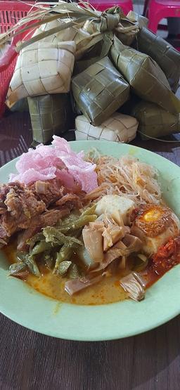 Photo's Ikobana Ketupat Sayur Padang