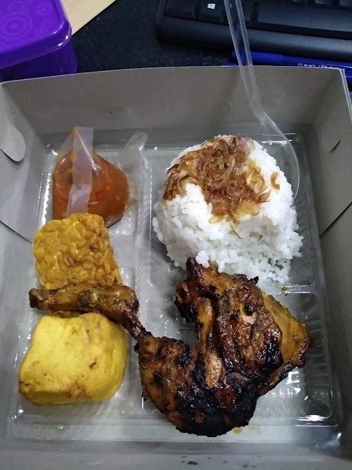 NASI UDUK & AYAM BAKAR MBAK OMA