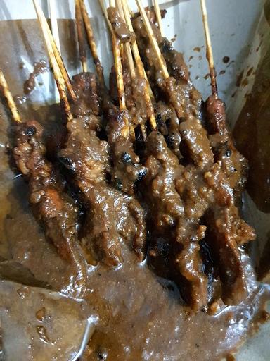 SATE MADURA CAK HOLIK