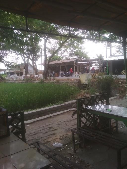 WARUNG AMBON ES KELAPA