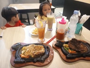 ARDHAN KEDAI STEAK