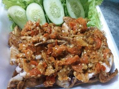 AYAM GEPREK SAMBEL GLEDEK (BUNDA NAZWA)