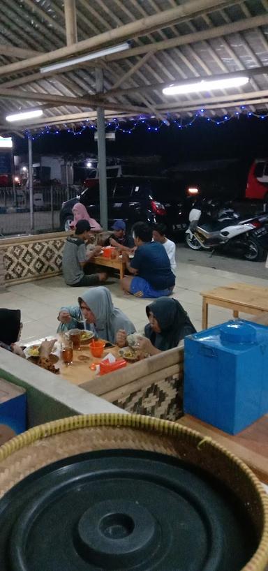 SAUNG PANDAWA5 KULINER LAKSA TANGERANG