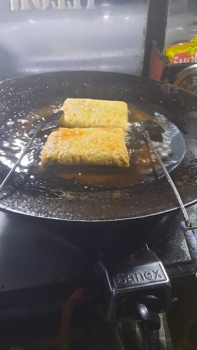 MARTABAK DAN KUE BANDUNG HOLLAND