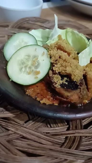 D'KREMES SAMBAL BAKAR BUNDA YESSY