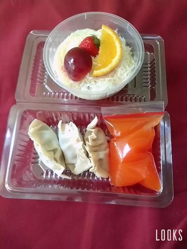 DIMSUM DAN PUDING MAMA FILA