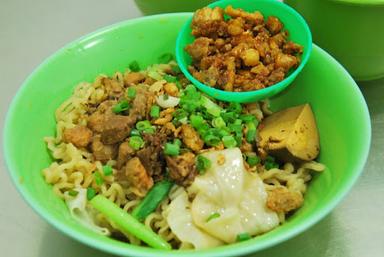 MIE PANGSIT ASIEN