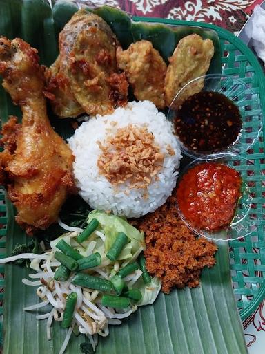 AYAM PENYET BANG HEN