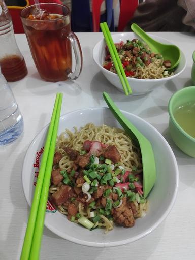 MIE PANGSIT AHUAT