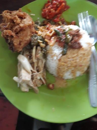 WARUNG NASI BAWAH POHON