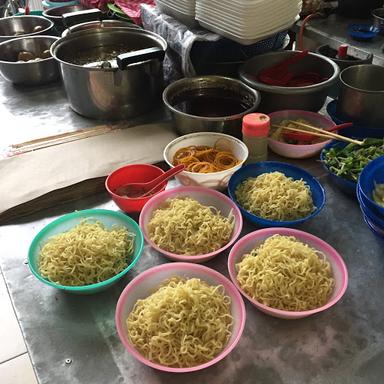 MIE PANSIT KERITING SIANTAR MAMA KEMBAR