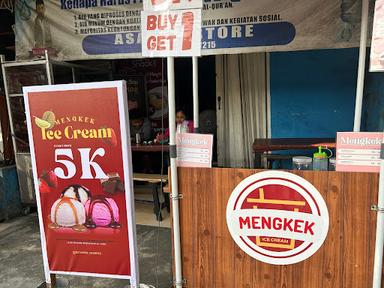 MENGKEK ICE CREAM