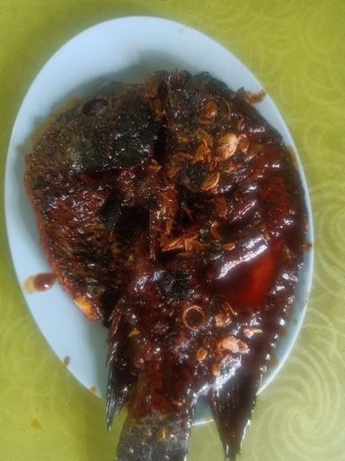 AYAM PENYET CAKRA BUANA