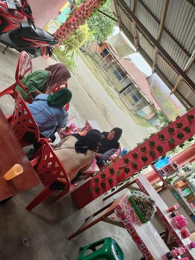 WARUNG KAK TITIN