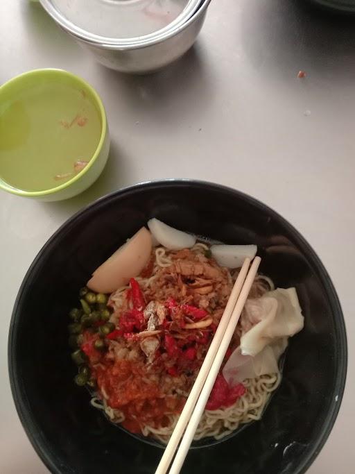 AYONG MIE PANSIT & NASI AYAM