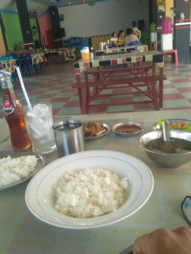 RESTORAN KHAS BATAK TOBA DANAU TOBA