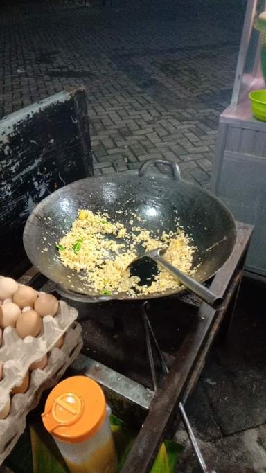 NASI GORENG SETAN GILA.