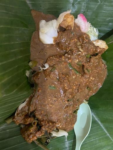 PECEL ULEG & AYAM PENYET BU NUR