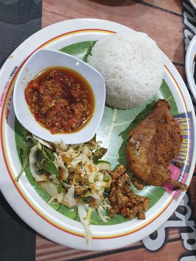 AYAM PENYET SURABAYA