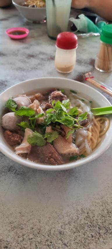 BAKSO SAPI GU BAK WAN