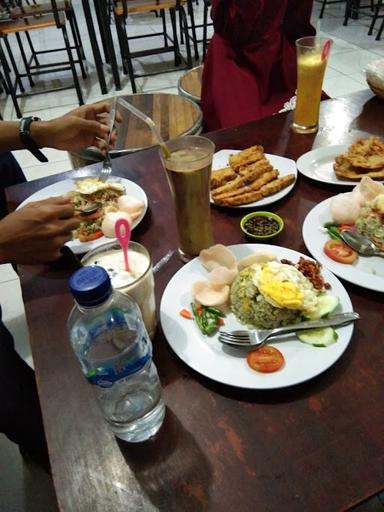 WARUNG MAKAN SOBAT