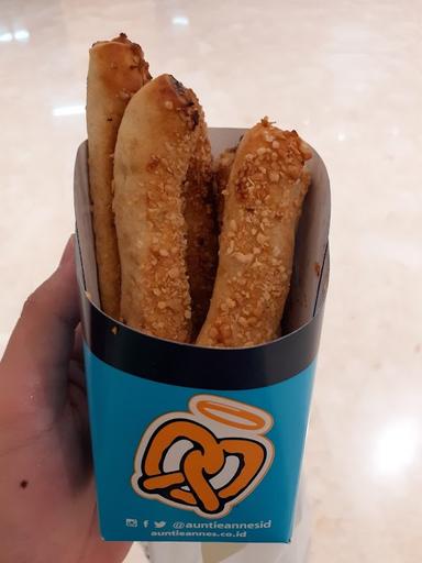 AUNTIE ANNE'S