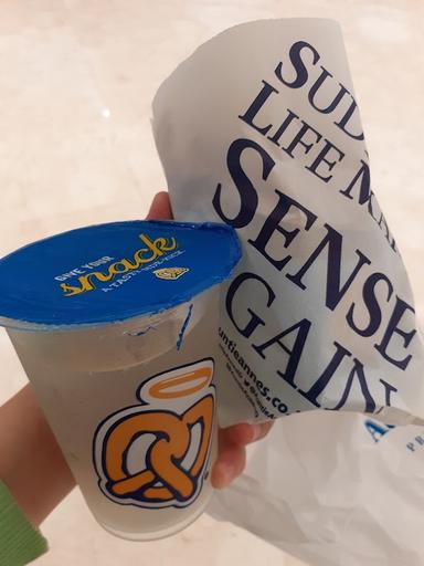 AUNTIE ANNE'S