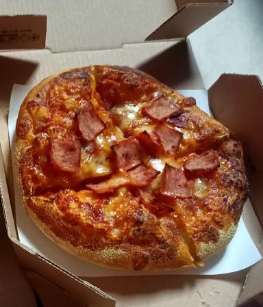 DOMINO'S PIZZA