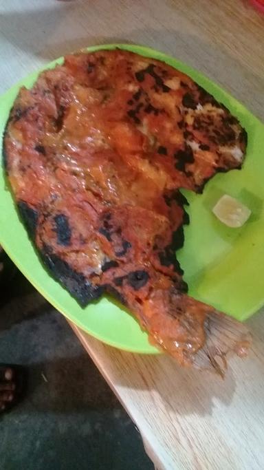 PONDOK IKAN BAKAR TERAS BAMBU