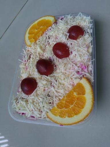 SALAD BUAH FAMILY