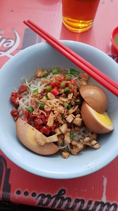 MIE PANGSIT MOMO