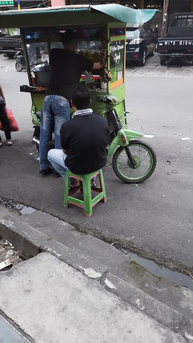 UDA SAYANG / PITARUAH AYAH (SATE PADANG)