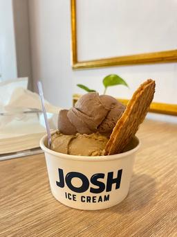 Photo's Josh Ice Cream Parlour