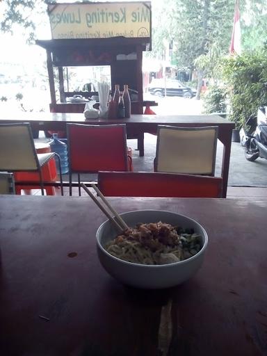 MIE KERITING LUWES