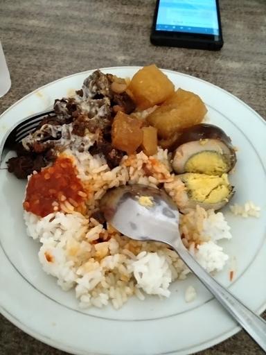 NASI GUDEG BU RINI