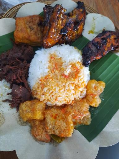 NASI GUDEG GUBUKAN BU NUR