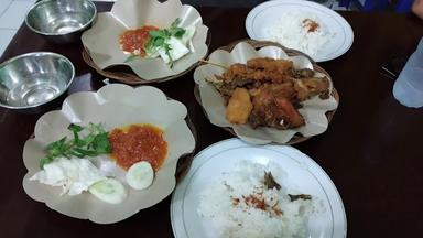 NASI UDUK ZIDA BU RIKA