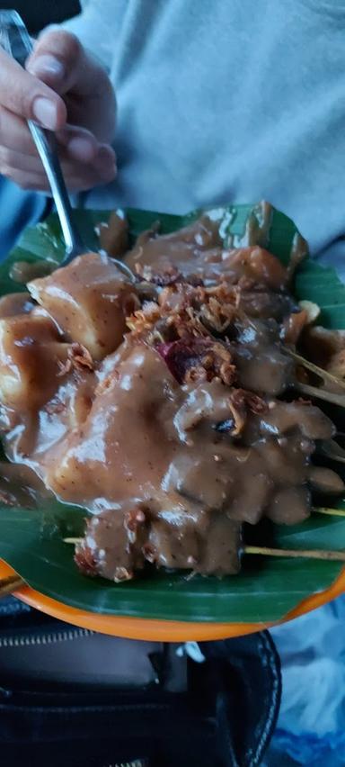 SATE PADANG DUO SAUDARA “ AJO ZUBIR “