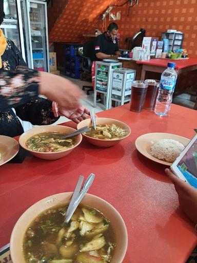 WARUNG SOTO CEKER DAN RANJAU PAK GENDUT