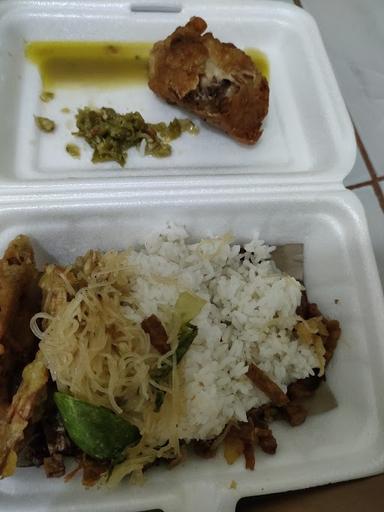 AYAM PENYET DAFFA, SELAYANG