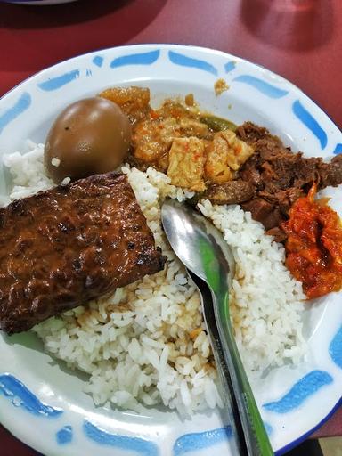 GUDEG JOGJA BU ARI CAB. TANJUNG SARI