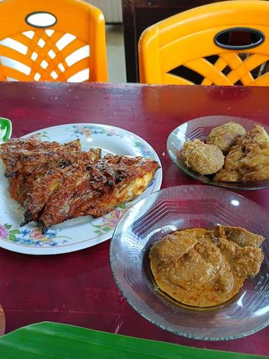 WARUNG NASI UPIK