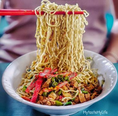 MIE PANGSIT PENDIDIKAN NO 51