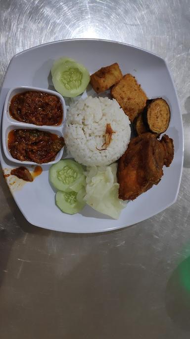 AYAM PENYET TIFANY